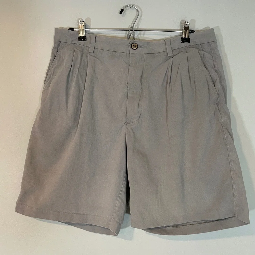Tommy Bahama Lot of 2 Mens 35 Silk Cotton Pleated Shorts Gray Black Resort Beach